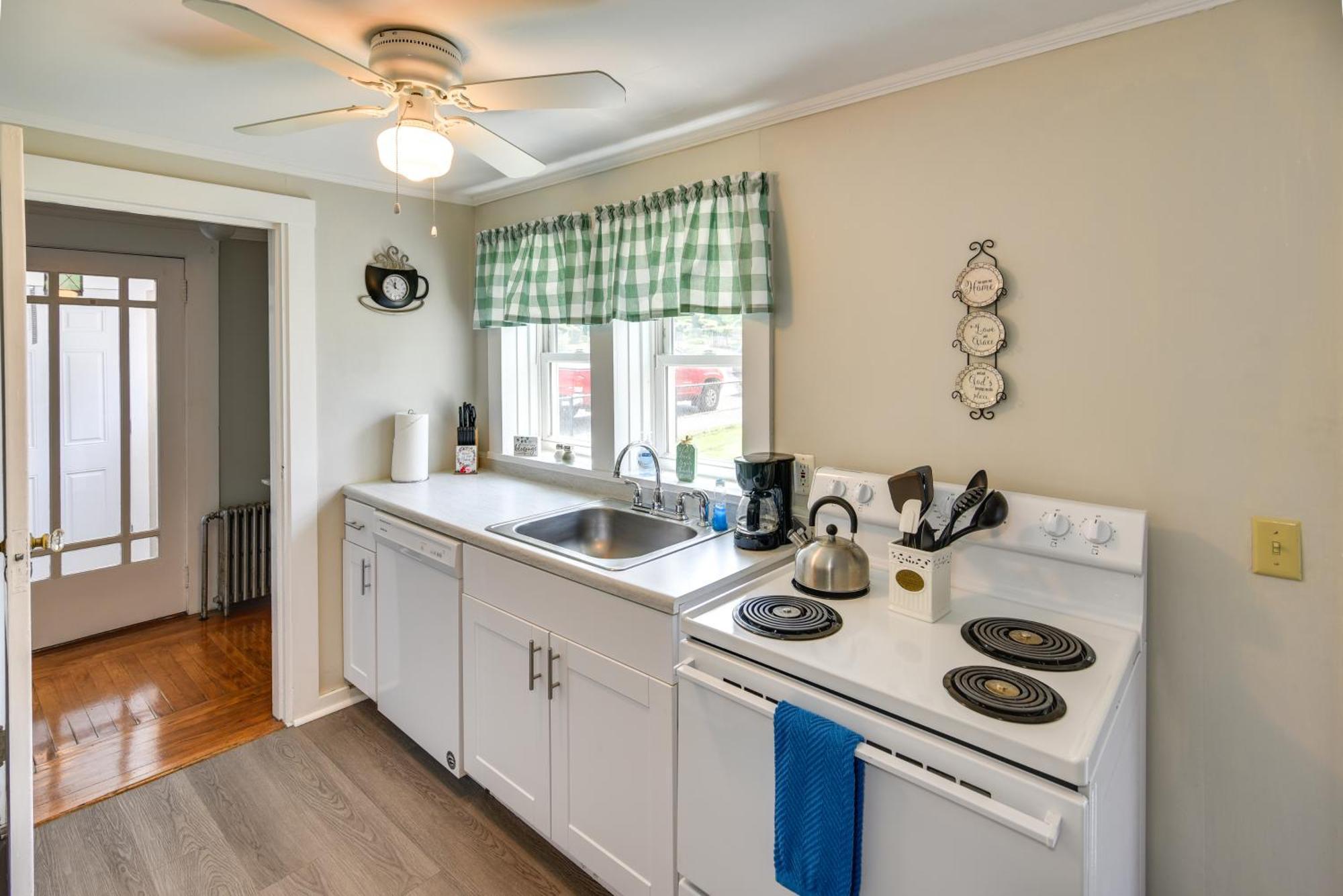 Newport House Less Than 3 Mi To Beaches And Bowens Wharf! Bagian luar foto